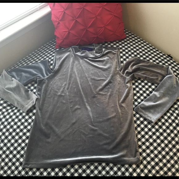 Cold Shoulder Top in Metallic Gray! - Picture 5 of 5